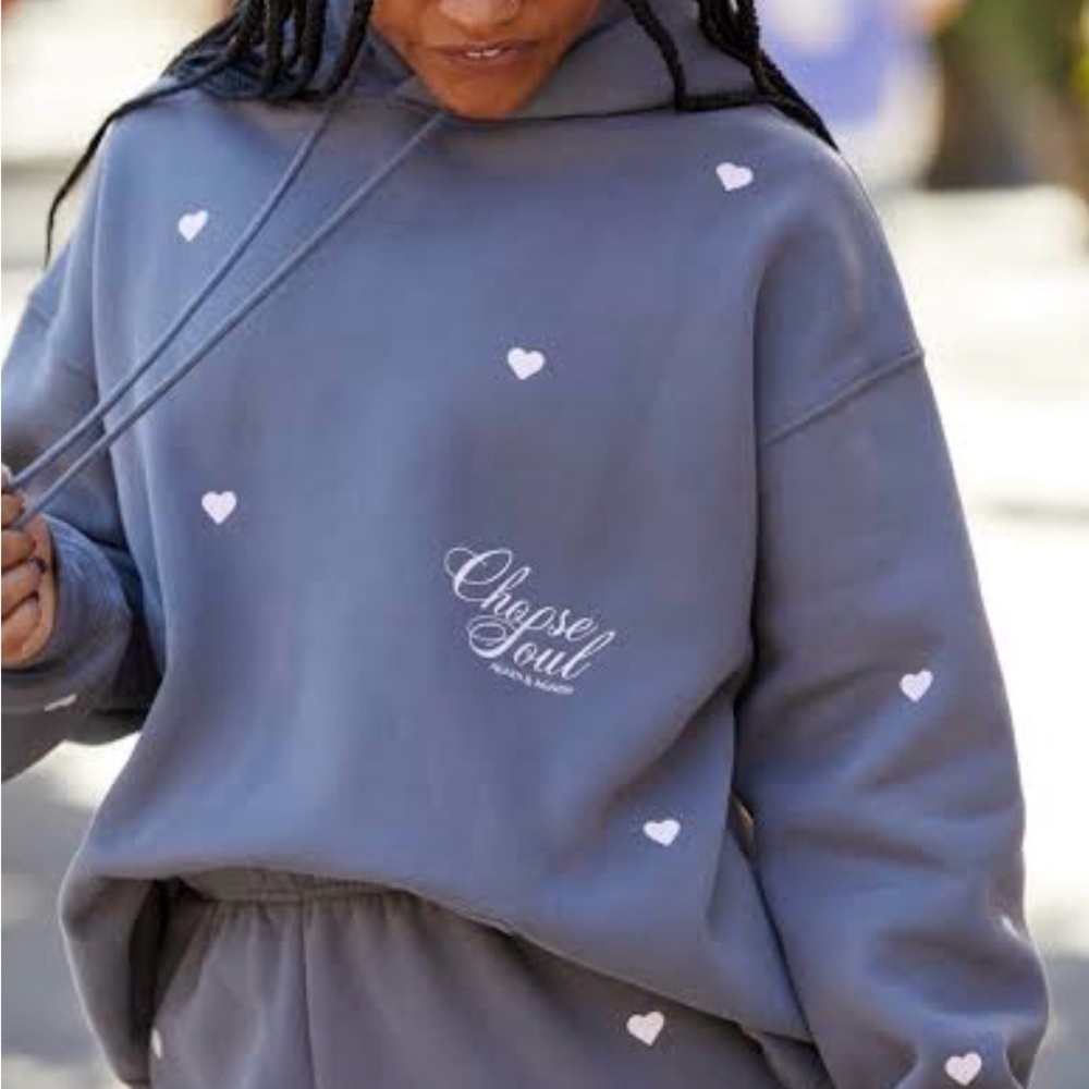 Women's Gray Heart-Print Hoodie and sweat pants - Picture 2 of 7